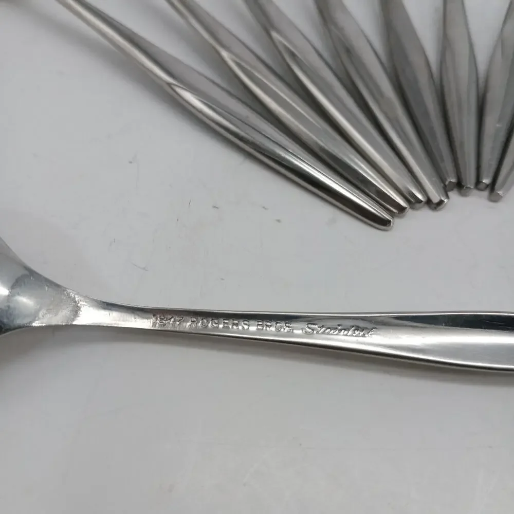 9X Spoons Vtg Rogers Bros. Youth Pattern Stainless Steel 4 Teaspoons 5 Table